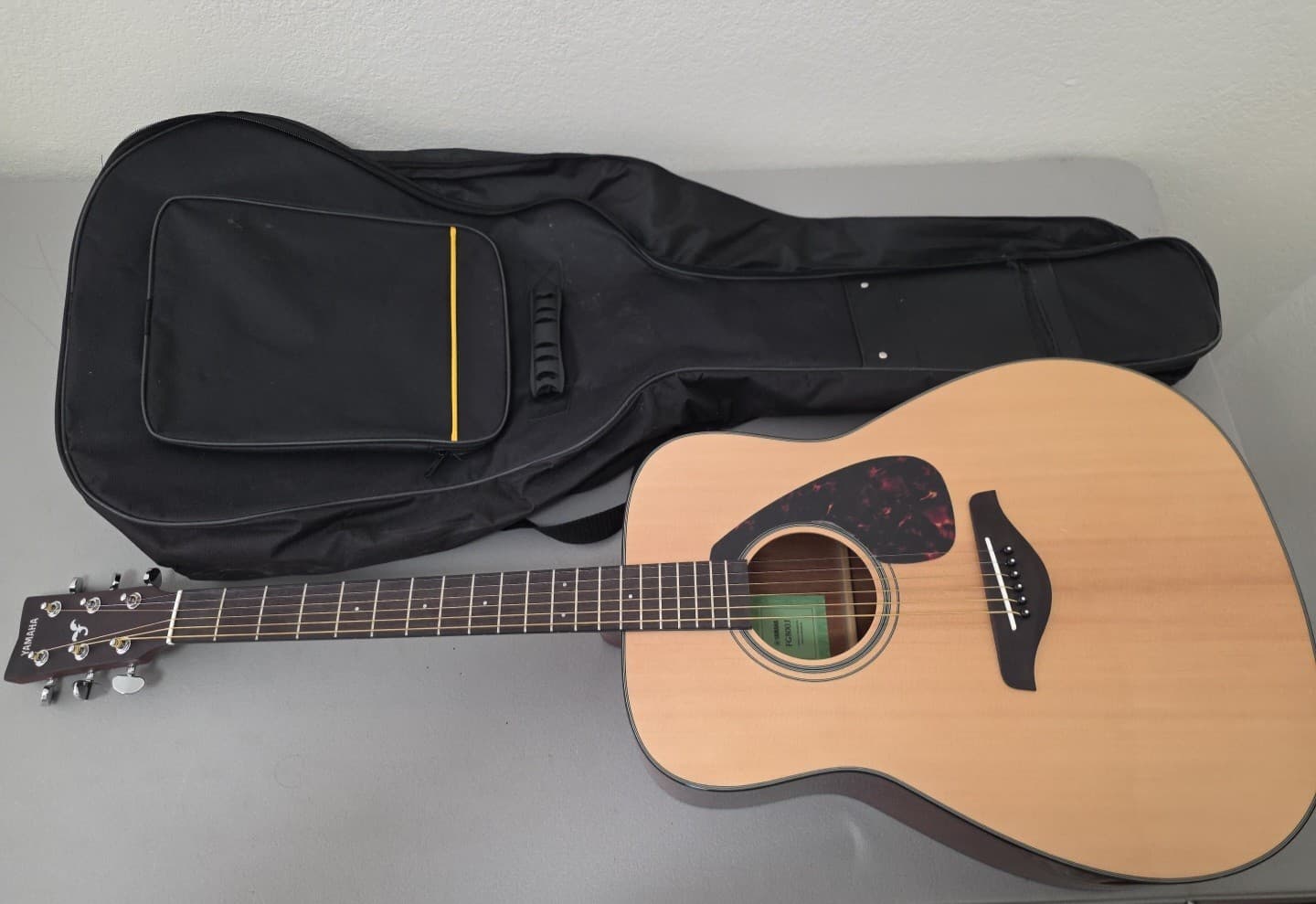 Yamaha FG800J Acoustic Guitar Dreadnought Size Natural and Soft Case Included