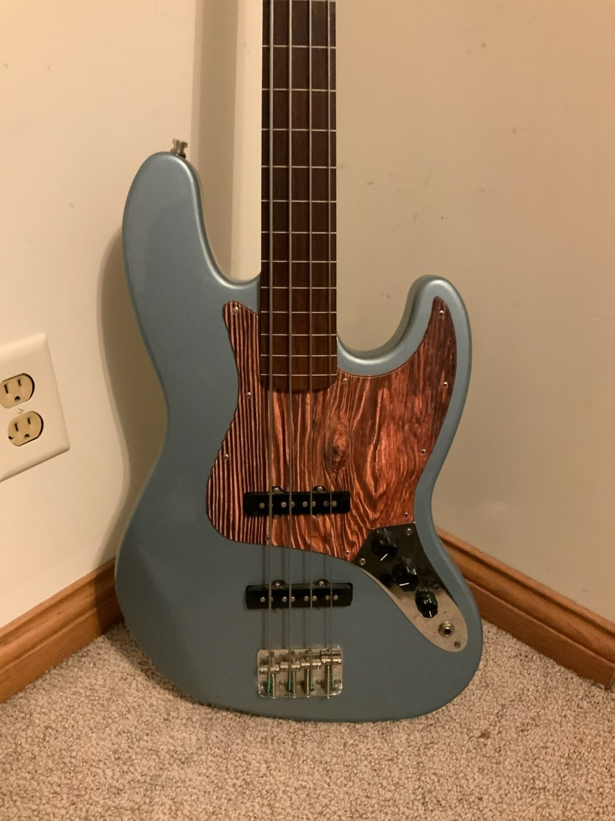 Fender Standard Fretless Jazz Bass Guitar 2002 w Original HSC Mexico NO RETURNS