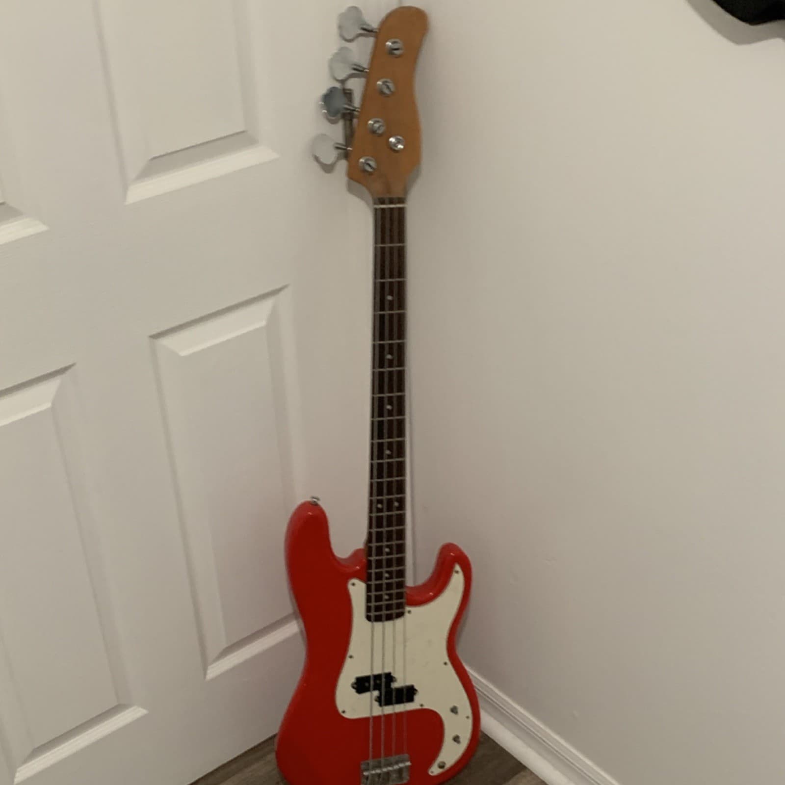 Fender Precision Bass Electric Bass Guitar 4 String Solid Body Red Right-Handed