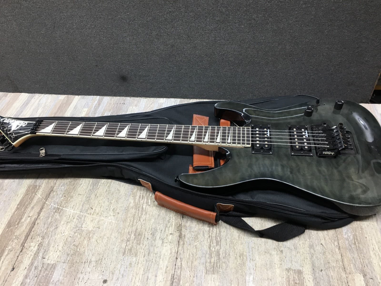 Jackson DINKY ELECTRIC GUITAR JS SERIES FLOYD ROSE TREMOLO BLACK GRAY W/BAG
