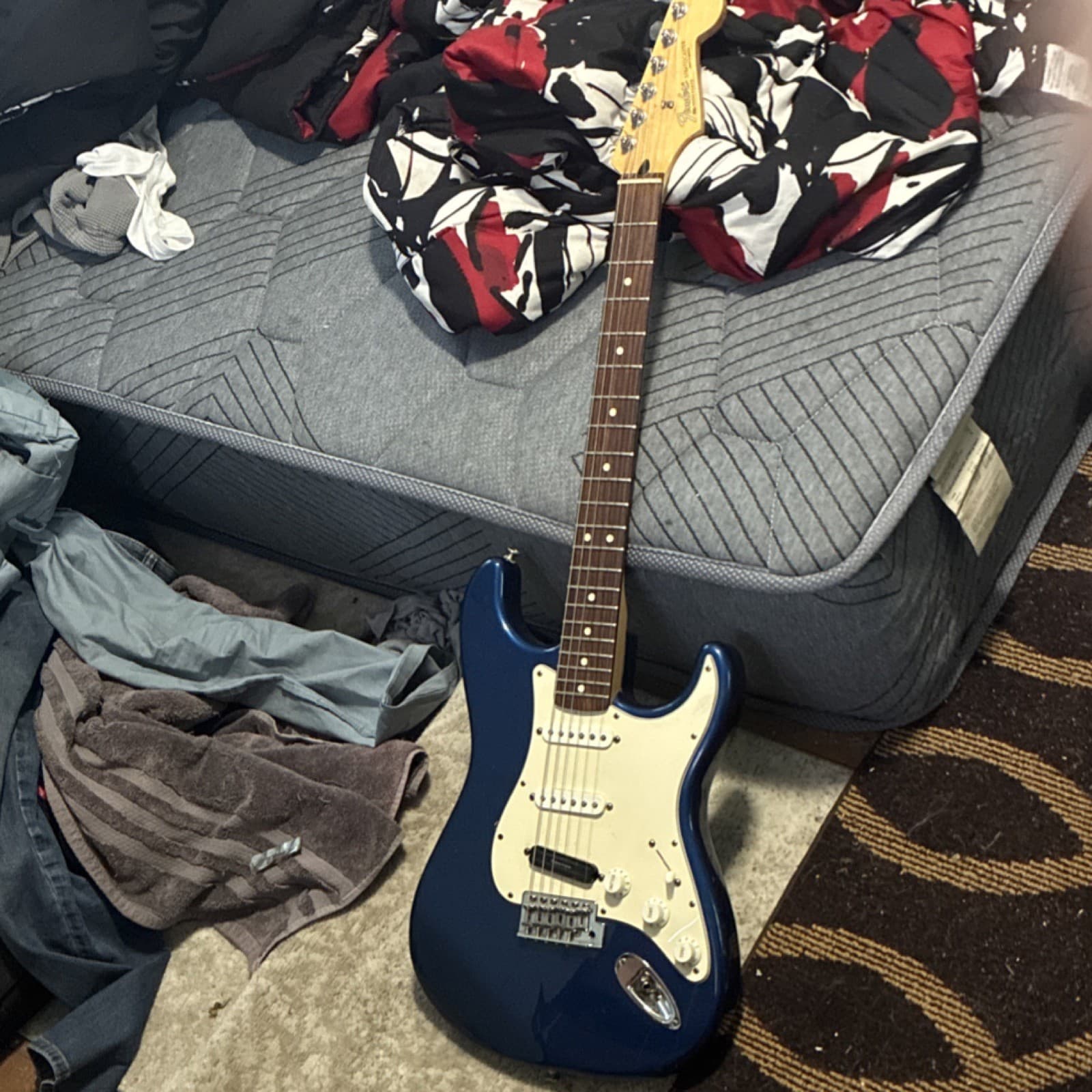 Fender Stratocaster Electric Guitar Blue Right-Handed White Pickguard
