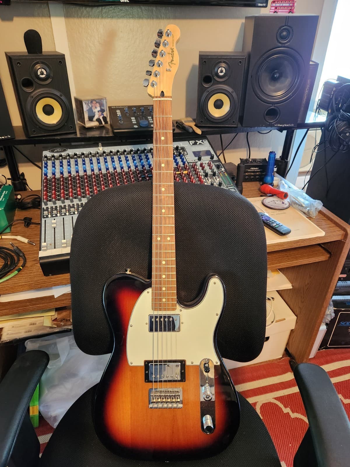 Fender Player Telecaster HH w/Pau Ferro Fretboard 3-Color Sunburst FLAWLESS COND