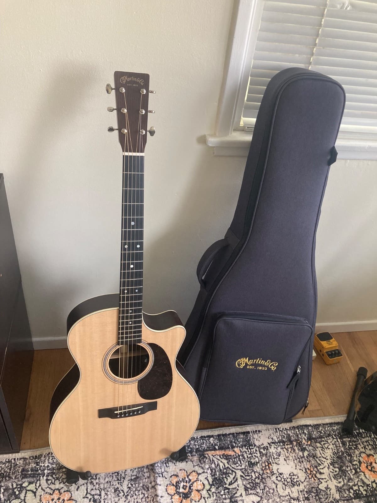 martin gpc-16e rosewood mint condition guitar