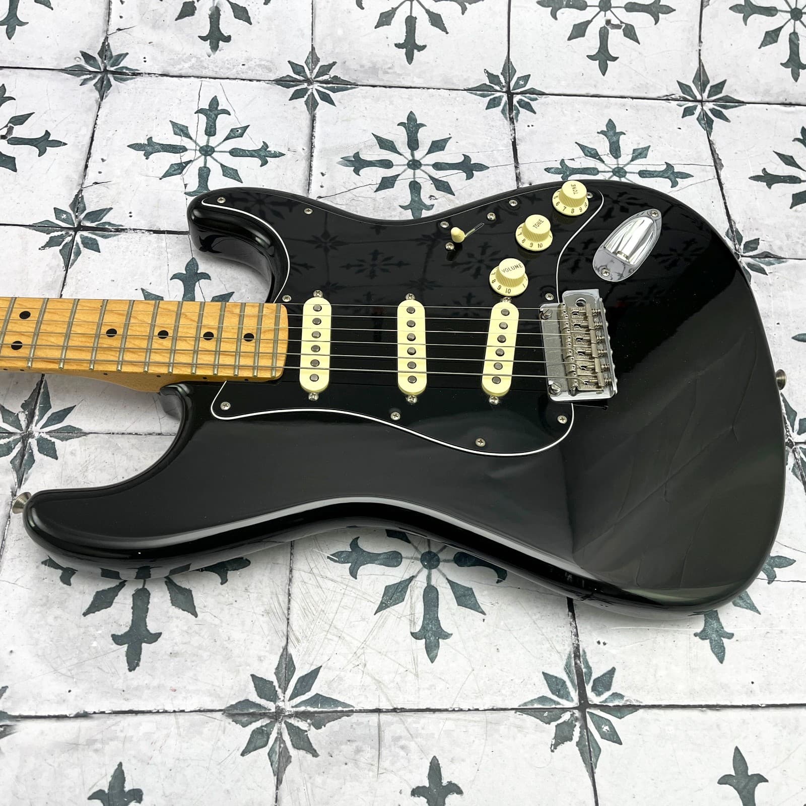 Fender Player Stratocaster with Maple Fretboard • Black • 2019 • 8.4 lb #13042