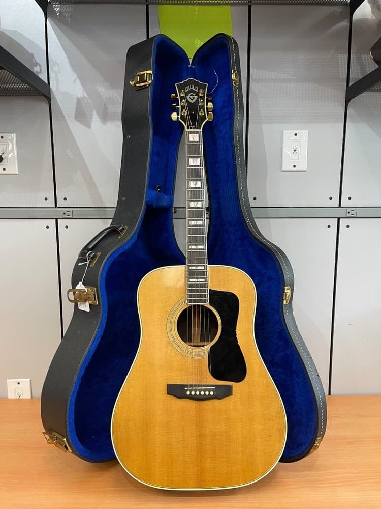 Guild 1979 d-55 Acoustic Guitar w Hardcase