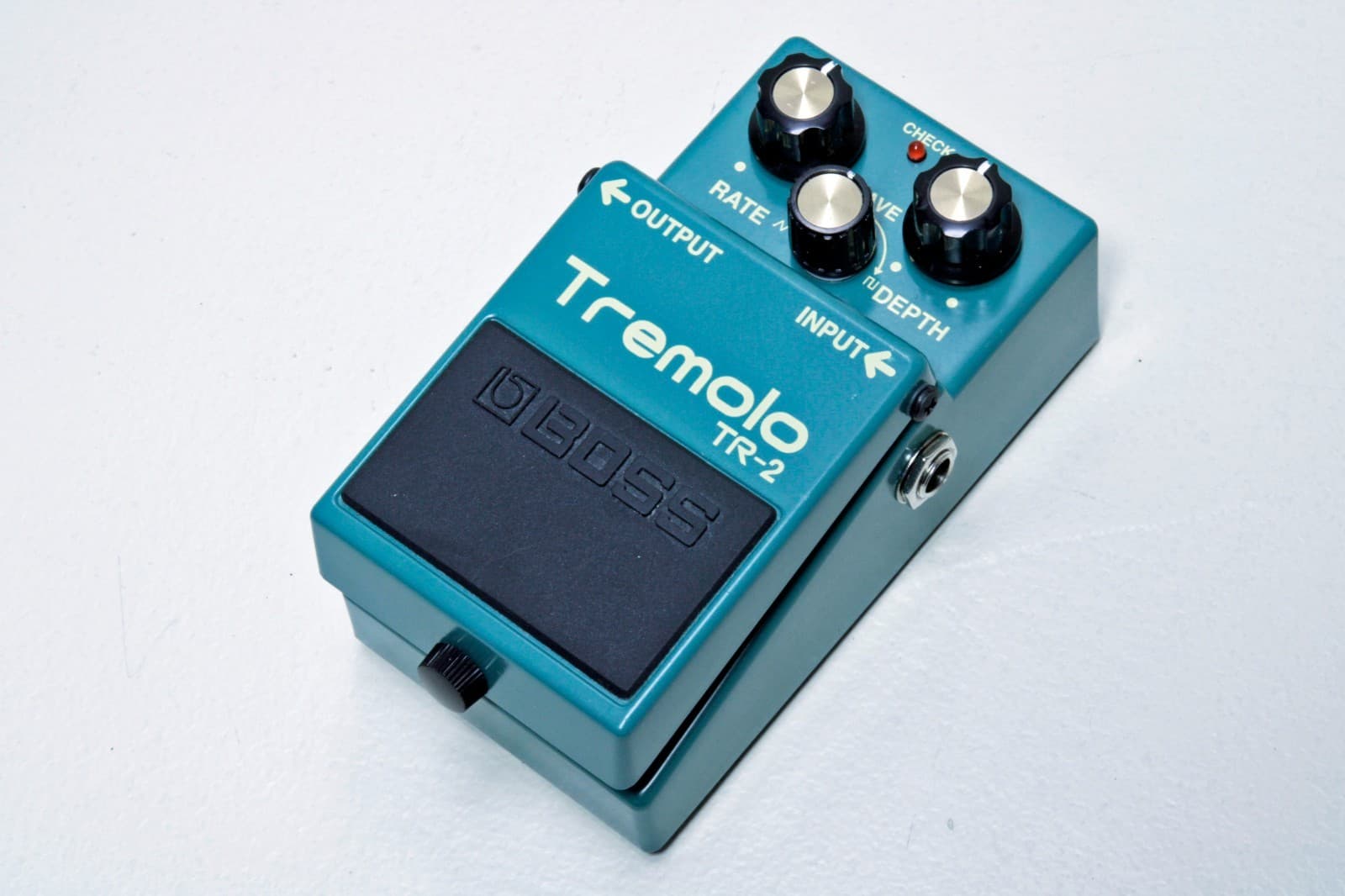 * Boss TR-2 Analog Tremolo Guitar Pedal *