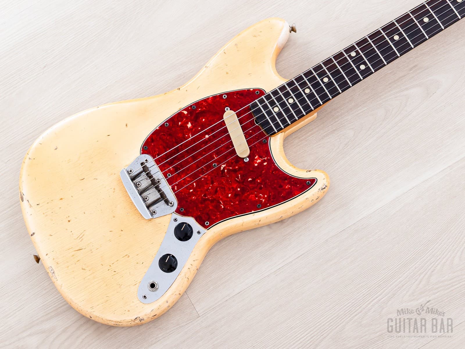 1966 Fender Musicmaster Offset Vintage Guitar Olympic White w/ Case