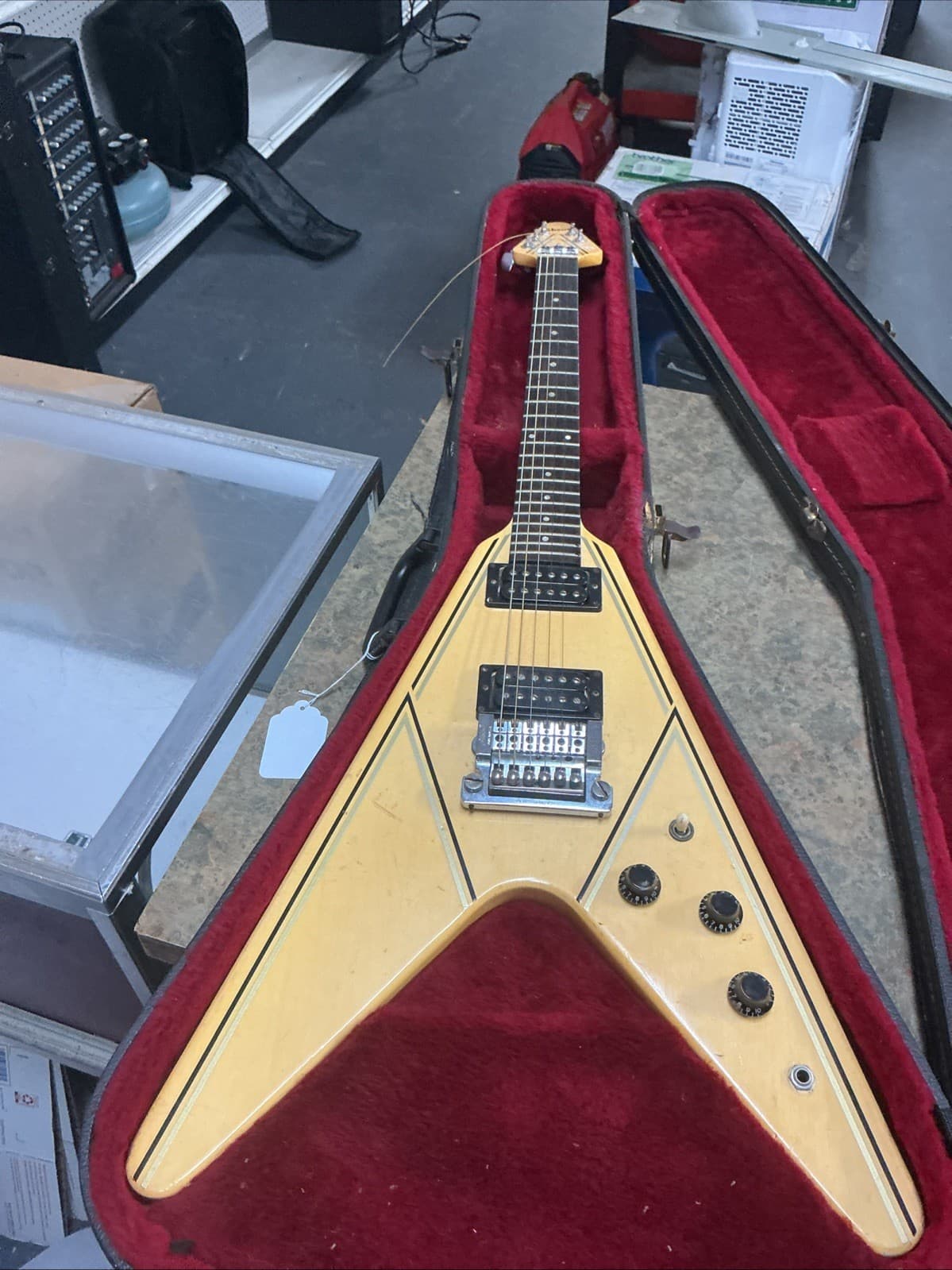 1984 Gibson Guitar Flying V Body + Case