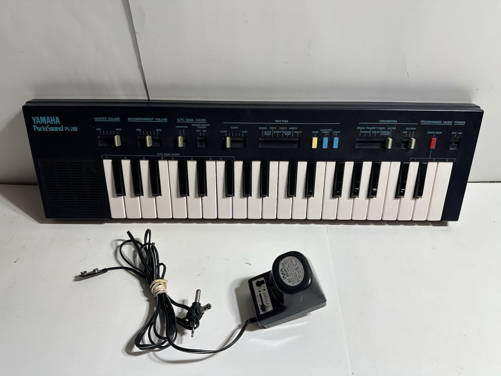 1980s Yamaha PortaSound PS200 Digital Synthesizer Keyboard Piano W Cord As Is