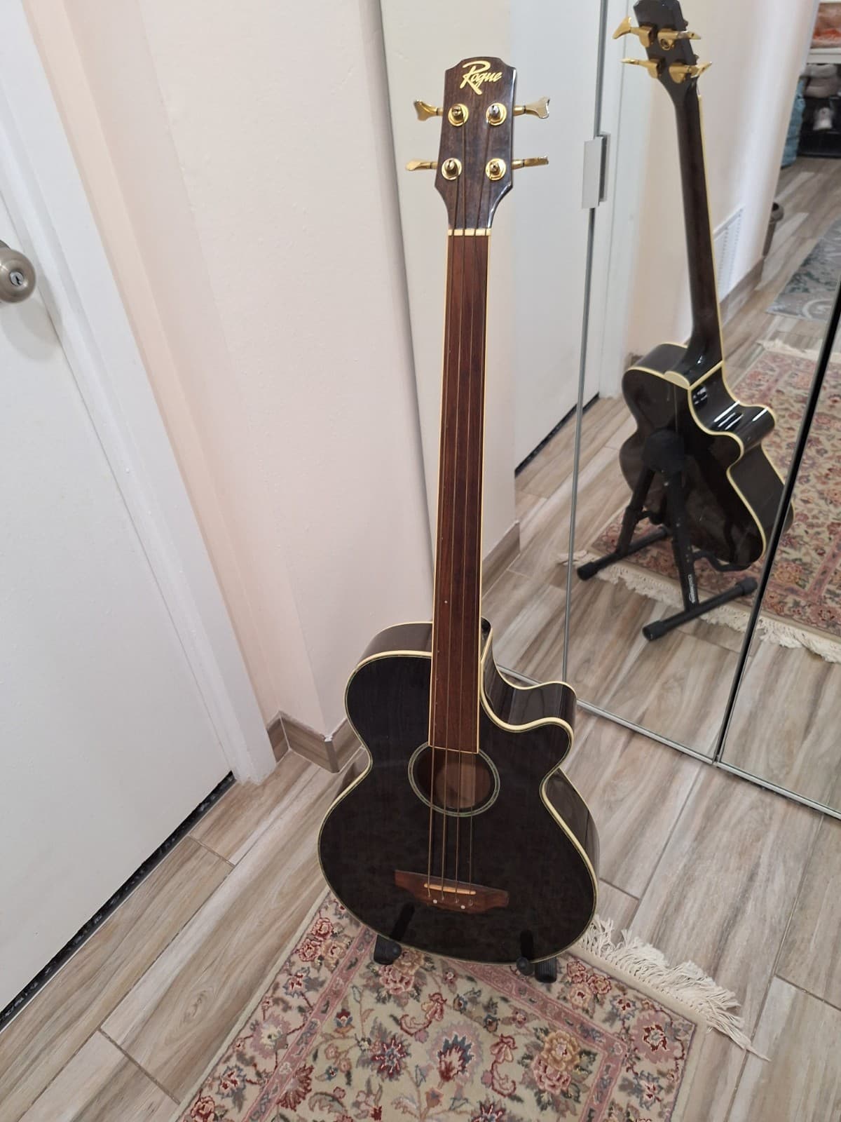 Bass Guitar Rogue 3F/ TBK Fretless Acoustik Electric.