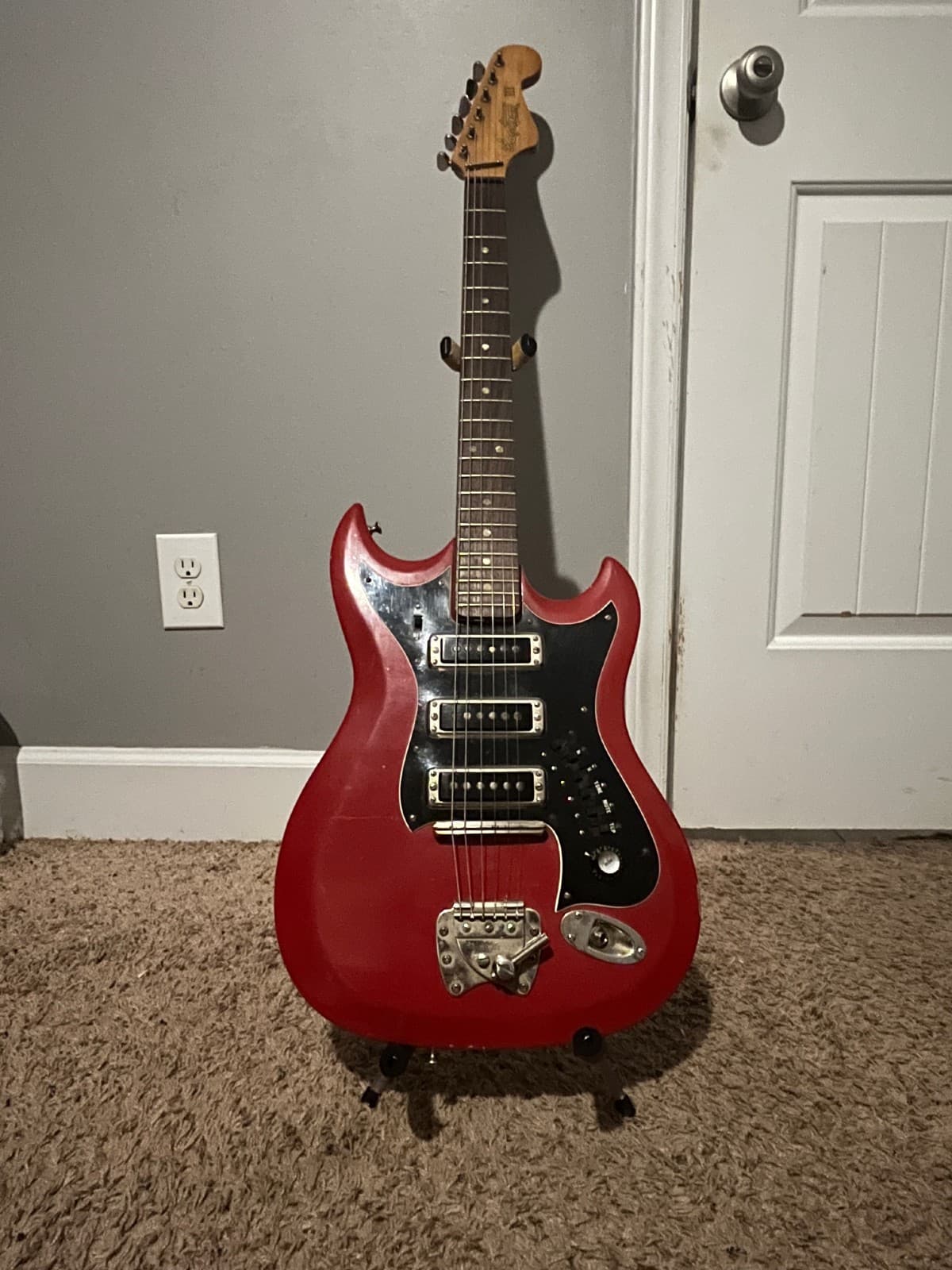 Vintage 1967 Hagstrom III Red