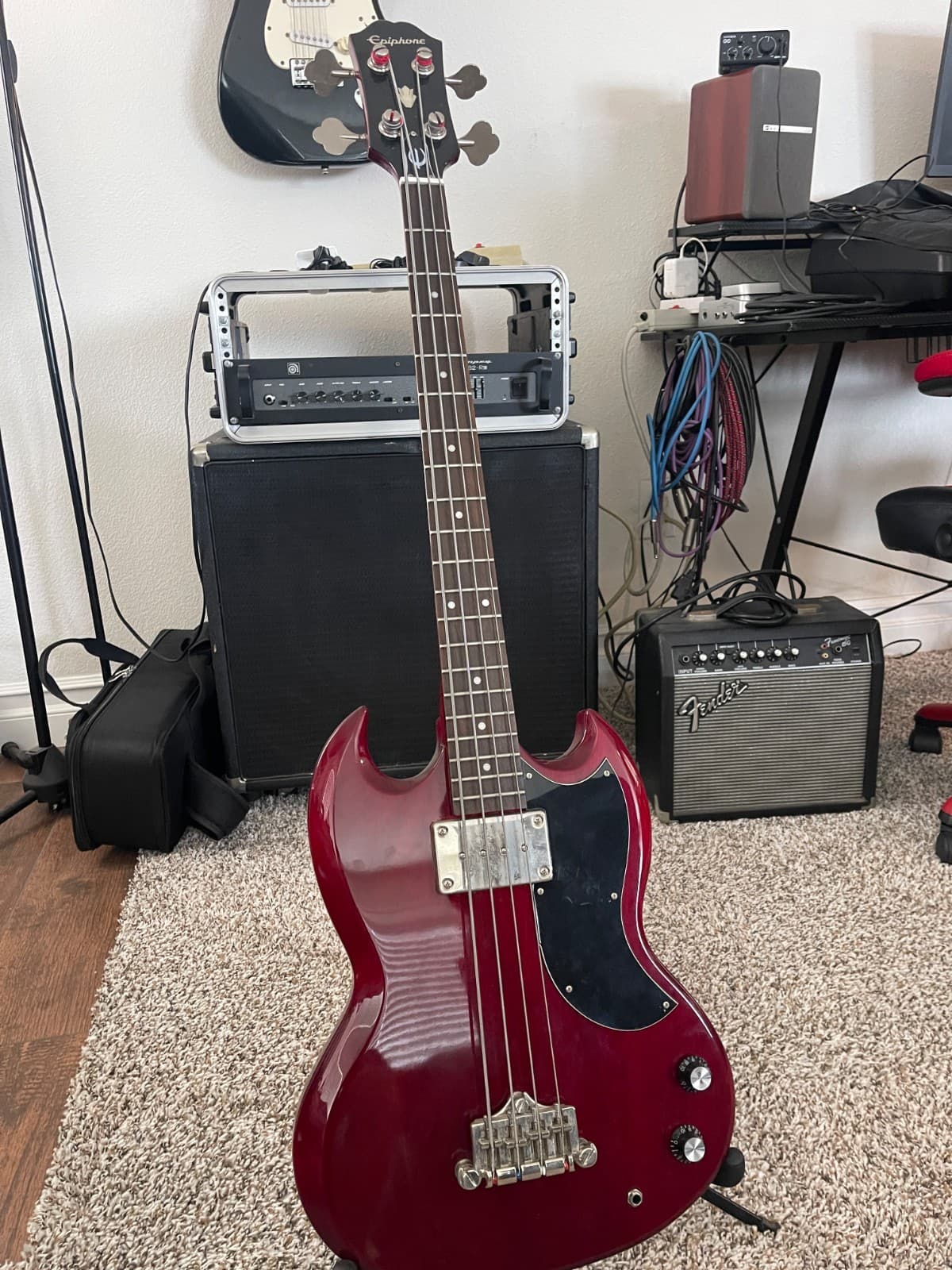 Epiphone EB-0–style bass, modeled after the iconic SG body shape.