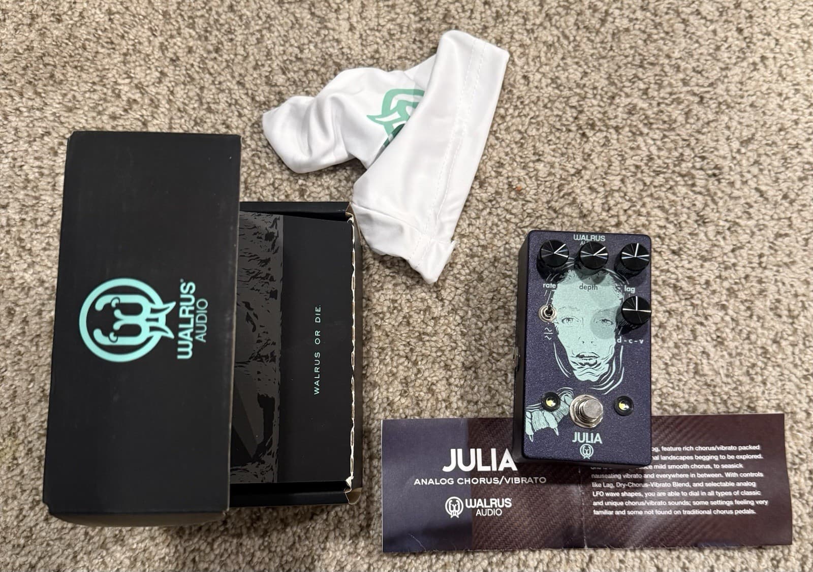 Guitar Pedal - Walrus Audio Julia V1 Analog Chorus/Vibrato Pedal - Mint