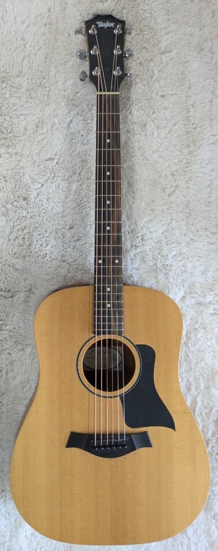 Taylor Big Baby BBT Acoustic Guitar with Deluxe Gig Bag in Very Good Condition