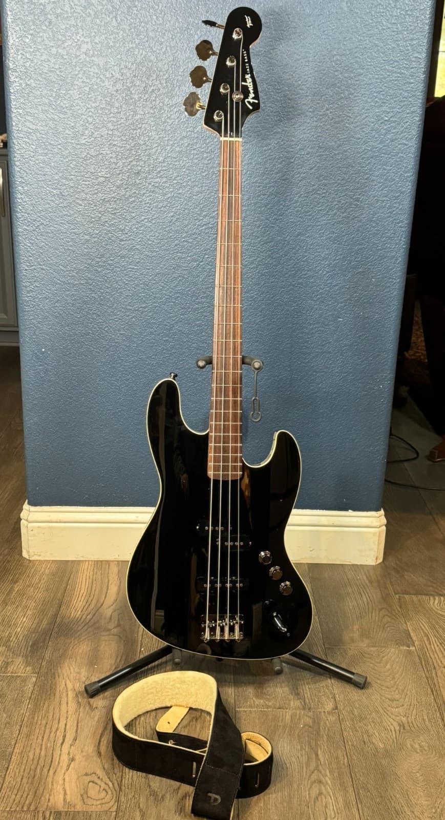 Fender Aerodyne Jazz Bass Black, Highly Sought After MIJ (Made in Japan)