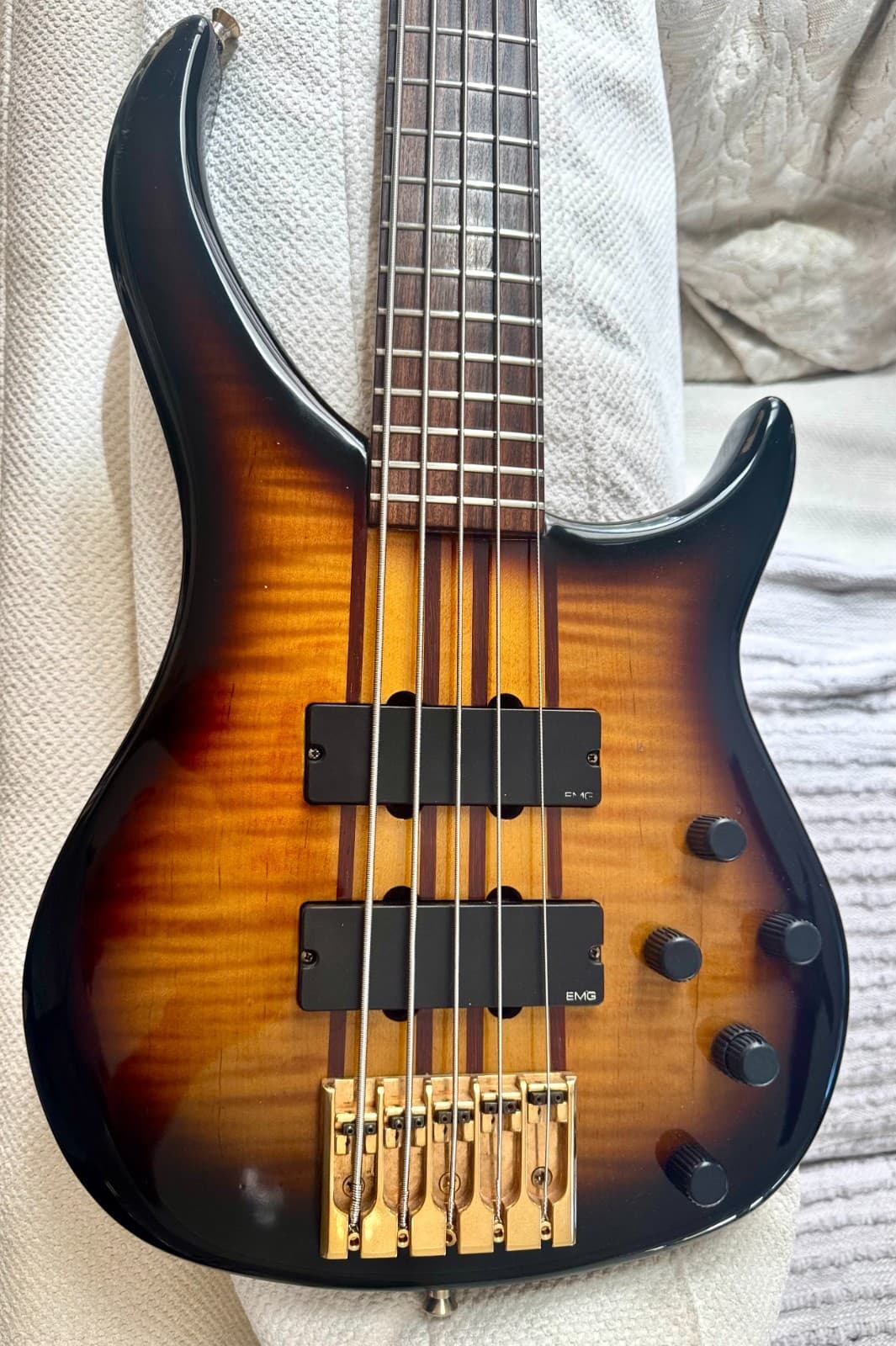 Peavey Cirrus USA 5 Flame Maple Burst 5 string Bass Upgrade Pickups EMG