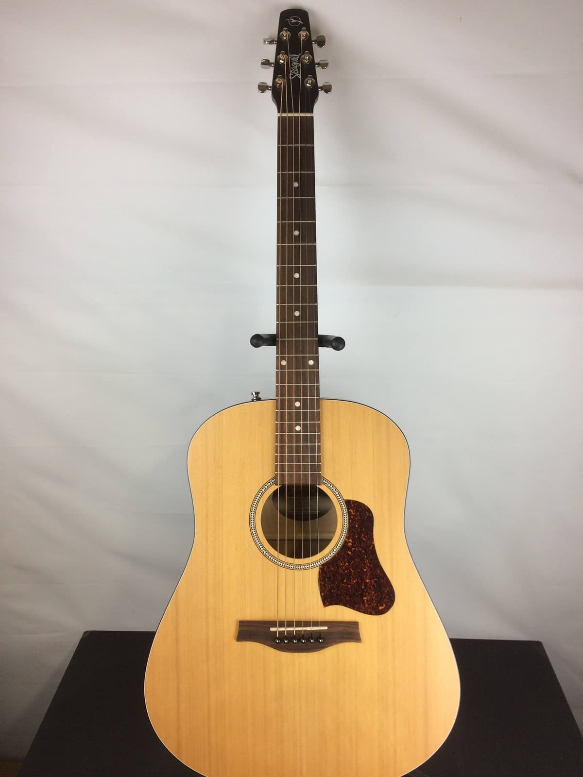 Excellent Seagull S6 Original Dreadnought Acoustic Guitar Pack, Solid Cedar Top