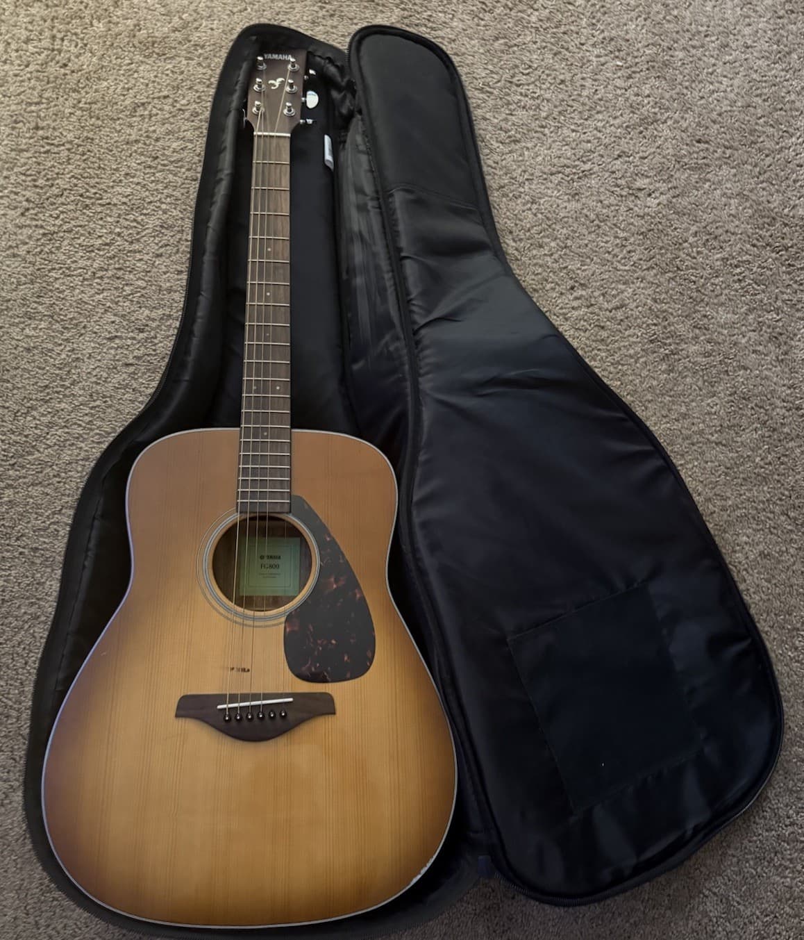 Yamaha FG800 Dreadnought 6-String Full-Size Acoustic Guitar w/ Gig Bag