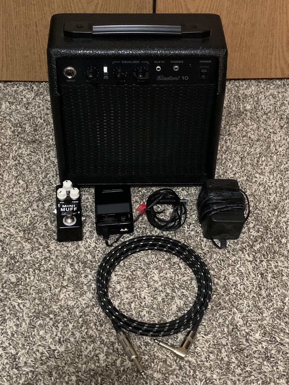 Epiphone Electar 10 Guitar Amp Plus Mini-Muff Effects Pedal Bundle
