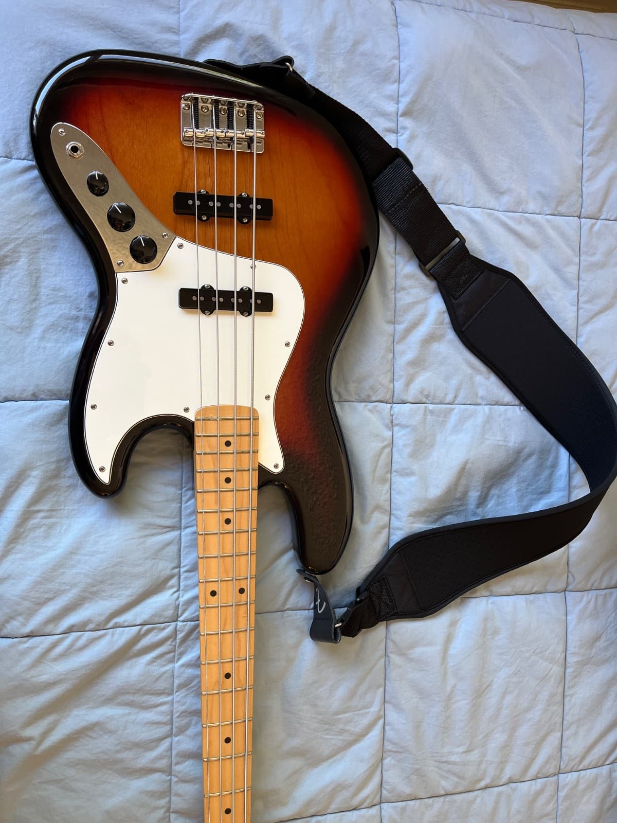 Fender Jazz Bass + Peavey x2 combo amp + fender stopl + cable, etc