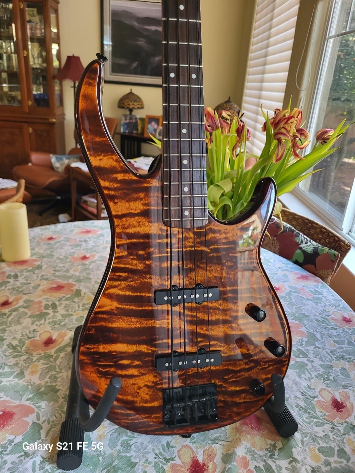 Peavey Millennium 4-String Electric Bass Guitar Tiger Maple Top w/ Case