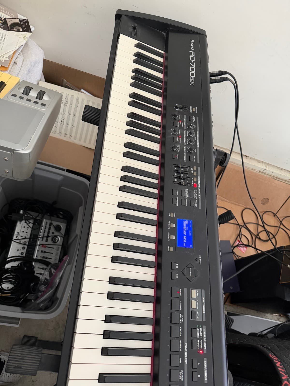 Used Roland RD700SX 88 Key Keyboard Synthesizer Stage Piano works great