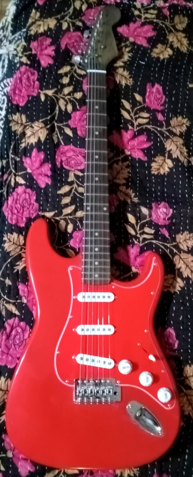 Strat Style Electric Guitar