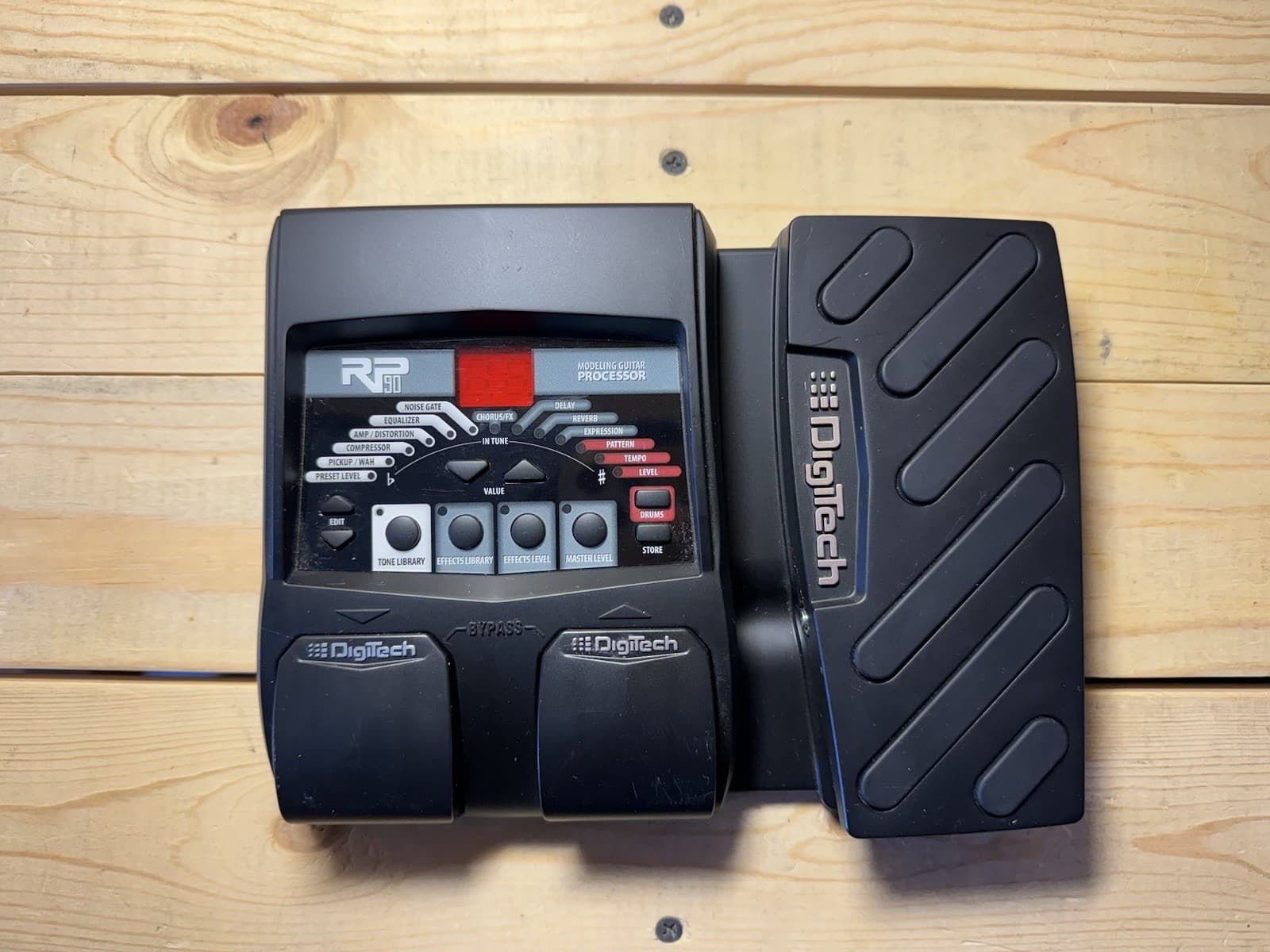 DigiTech RP90 Guitar Bass Multi-Effects Processor Model RP90V Great Condition