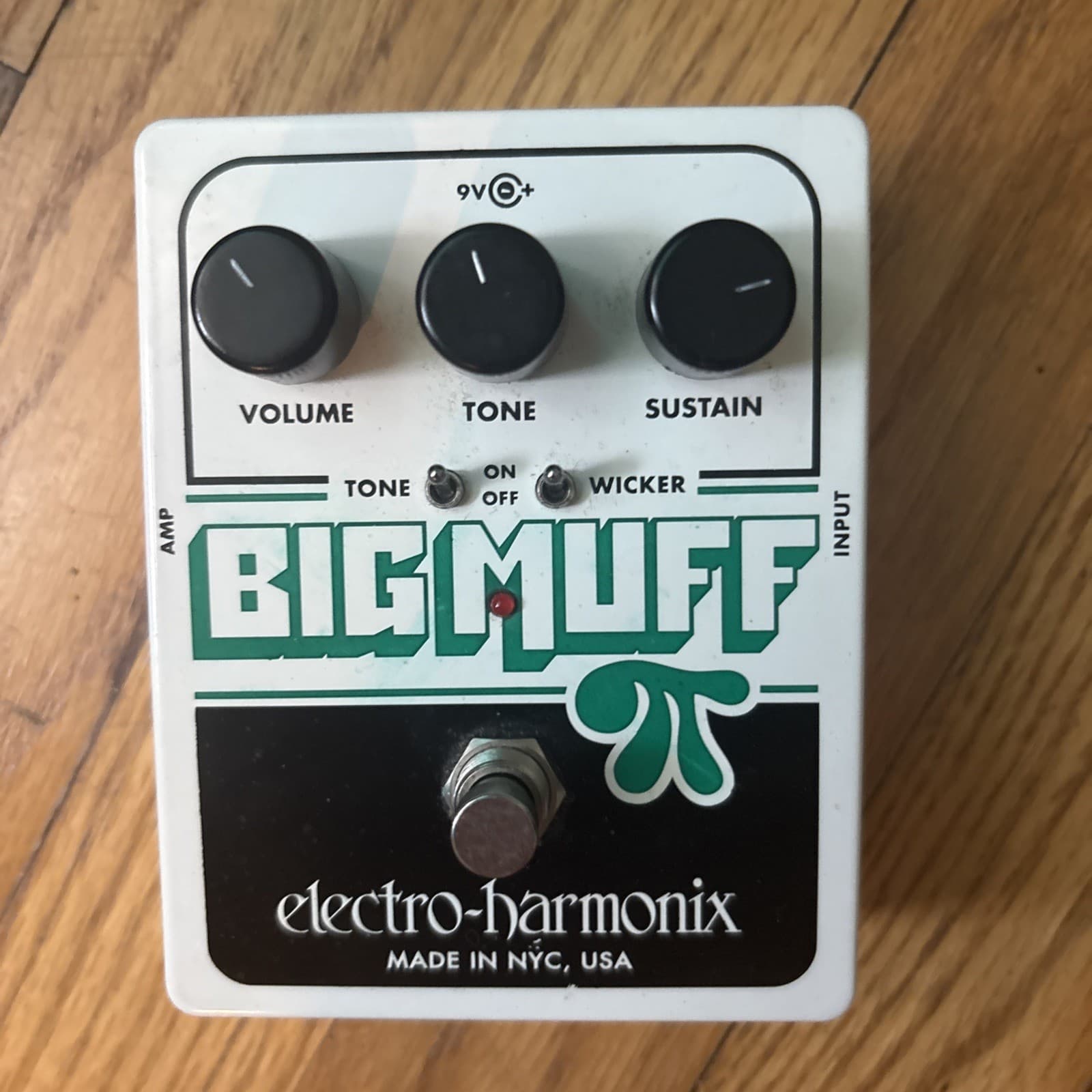 Electro-Harmonix Big Muff Pi Analog Fuzz Pedal for Electric Guitar