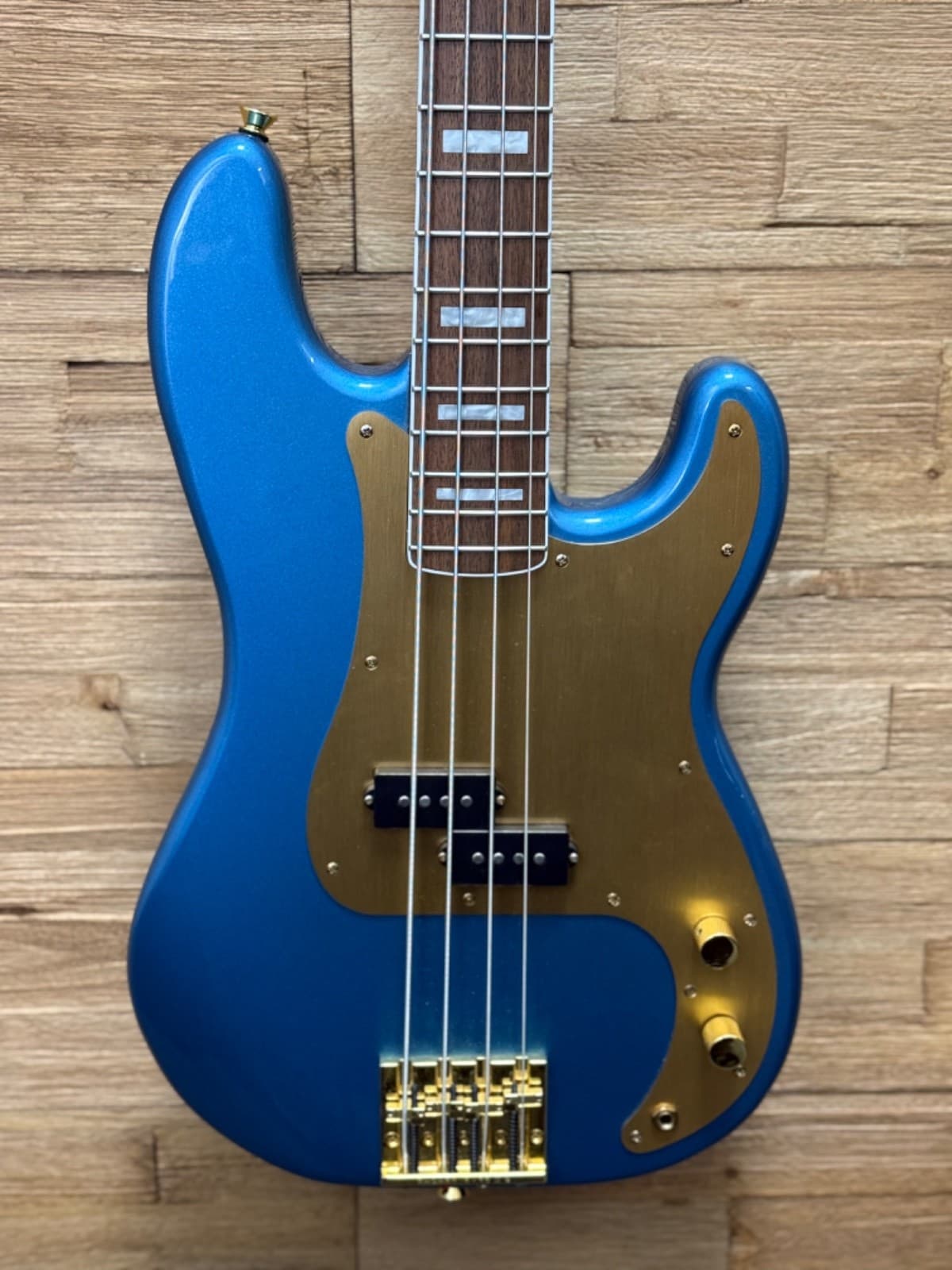 Squier 40th Anniversary Gold Edition Precision Bass- 2022 Lake Placid Blue w/SC