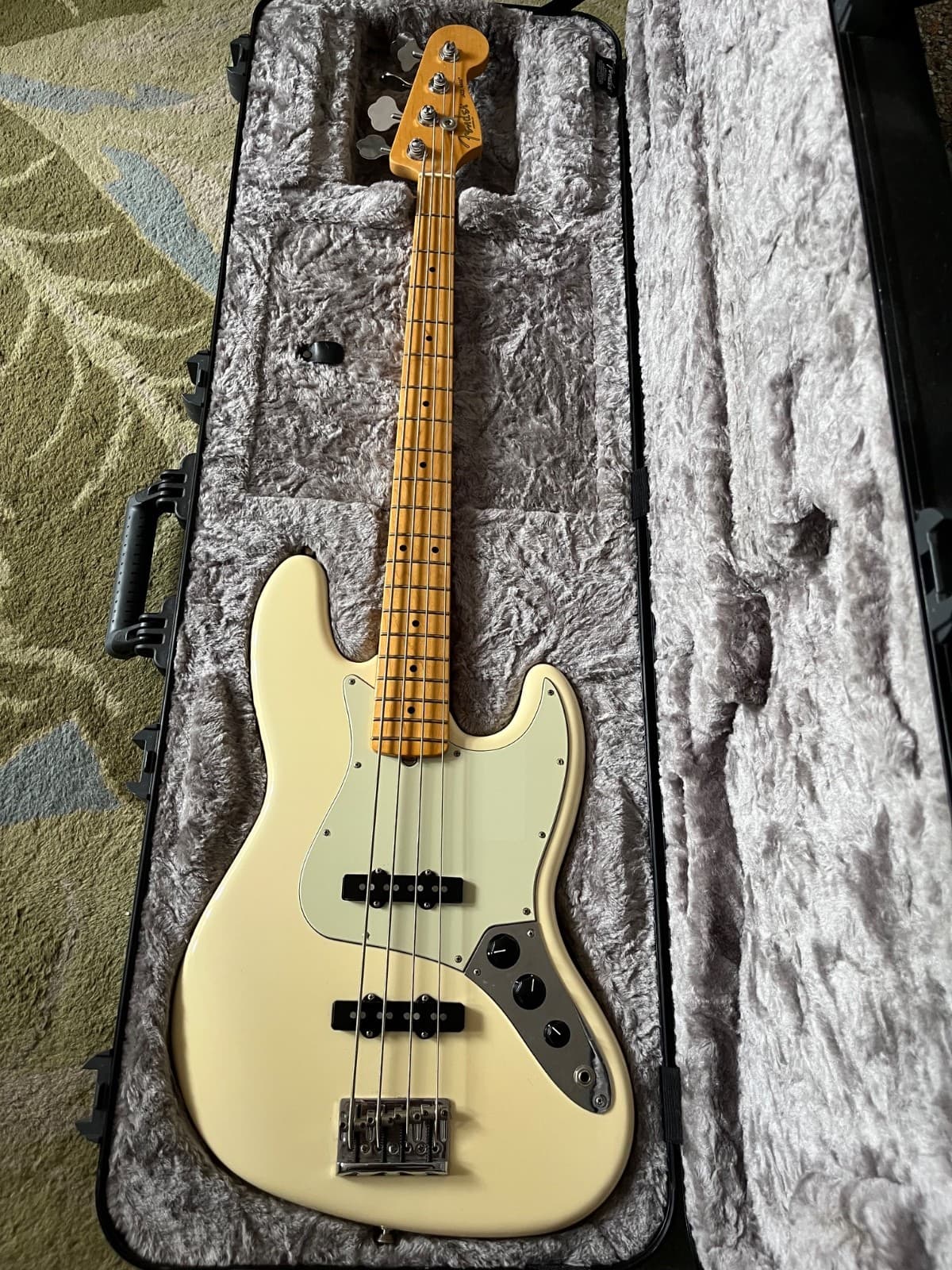 Fender American Professional Jazz Bass White 2017 Bass Guitar