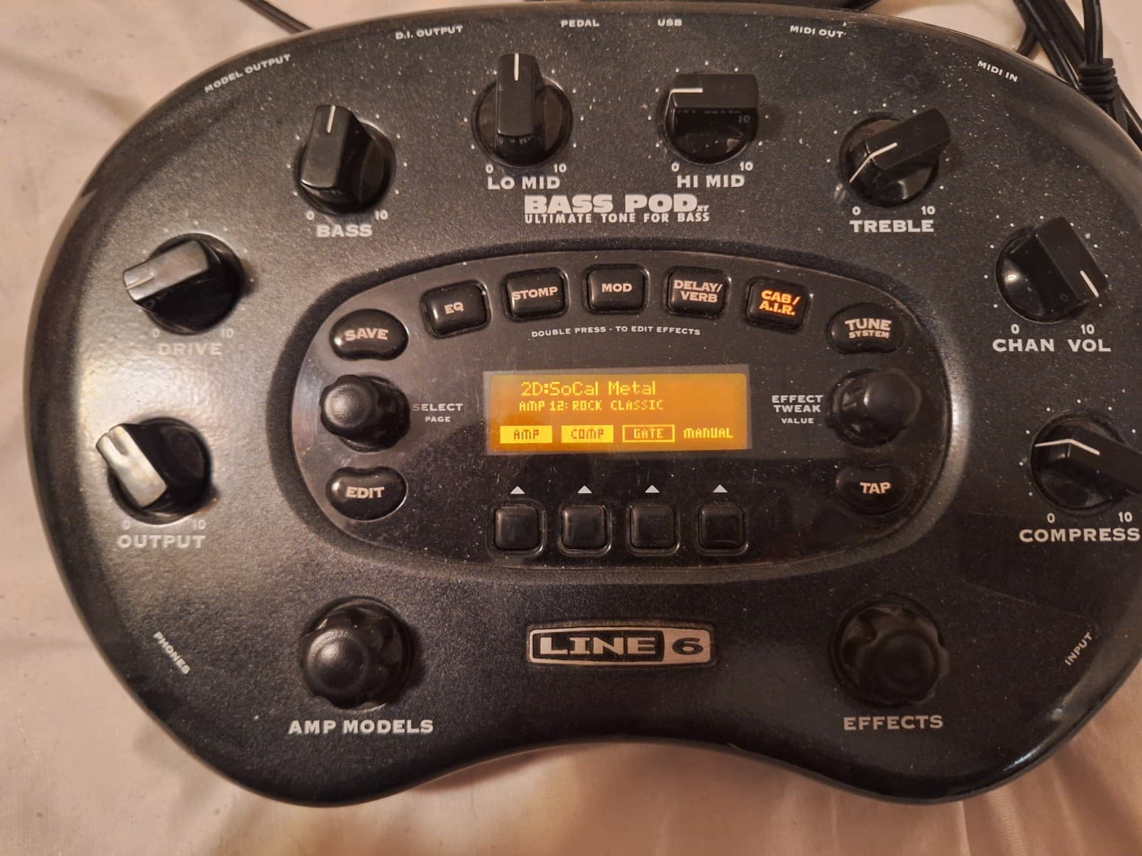Line 6 Bass Pod XT Live Guitar Multi-Effects Pedal with AC Power Supply