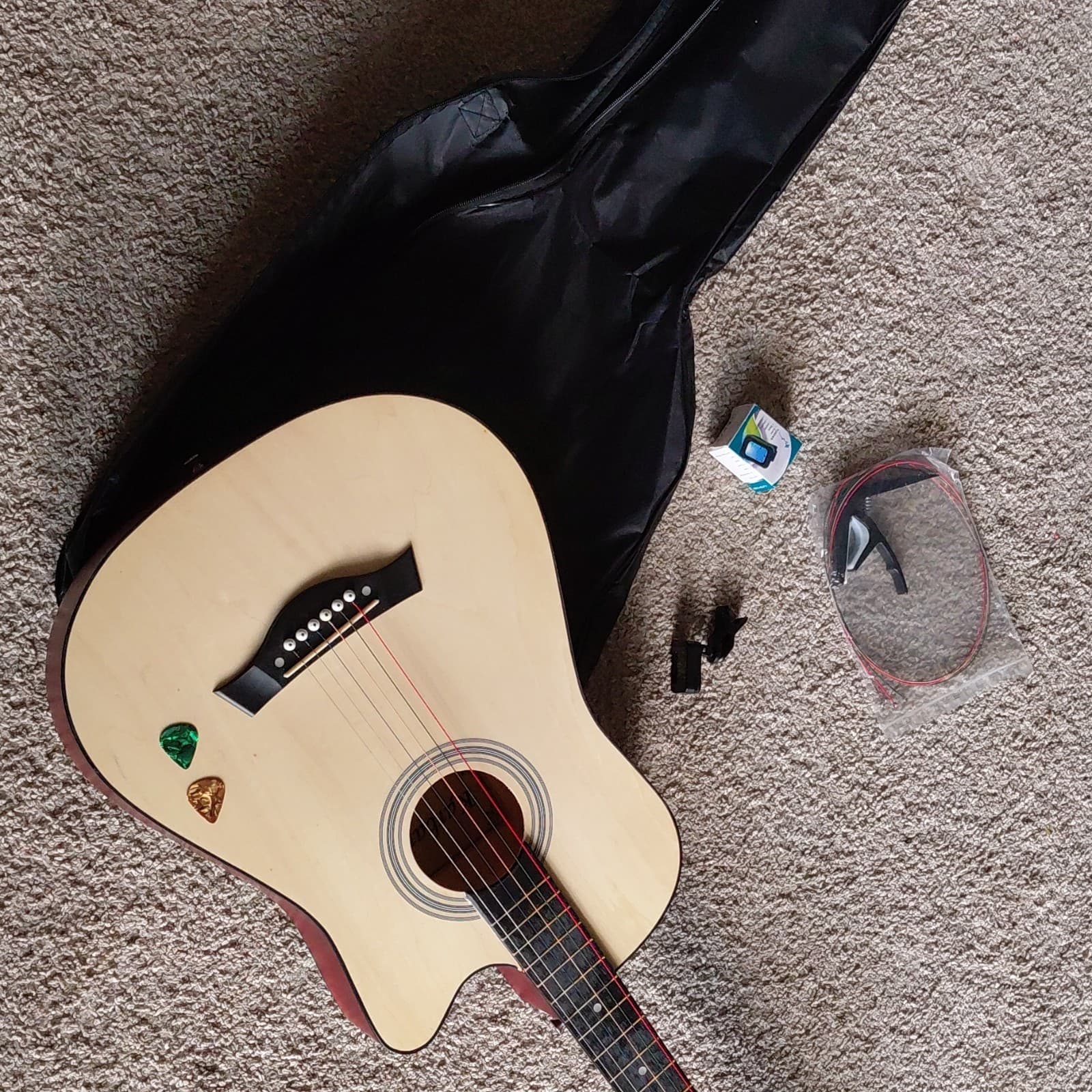 Acoustic Guitar Dreadnought 6 String Natural w/ Gig Bag and Picks with wires.
