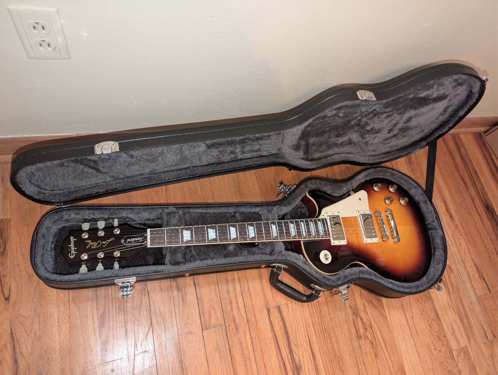 Epiphone Les Paul Standard 50s Figured Top, Bourbon Burst w/ locking Hard Case