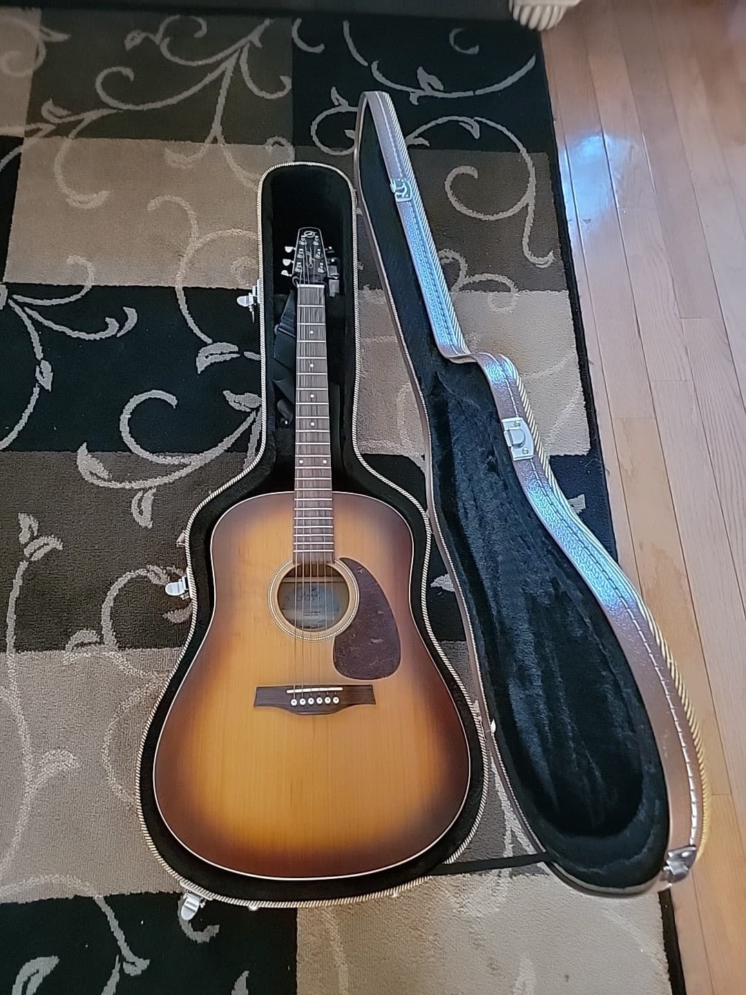 Seagull Entourage Rustic Folk Size Acoustic Guitar Rustic Burst Case & Accessor