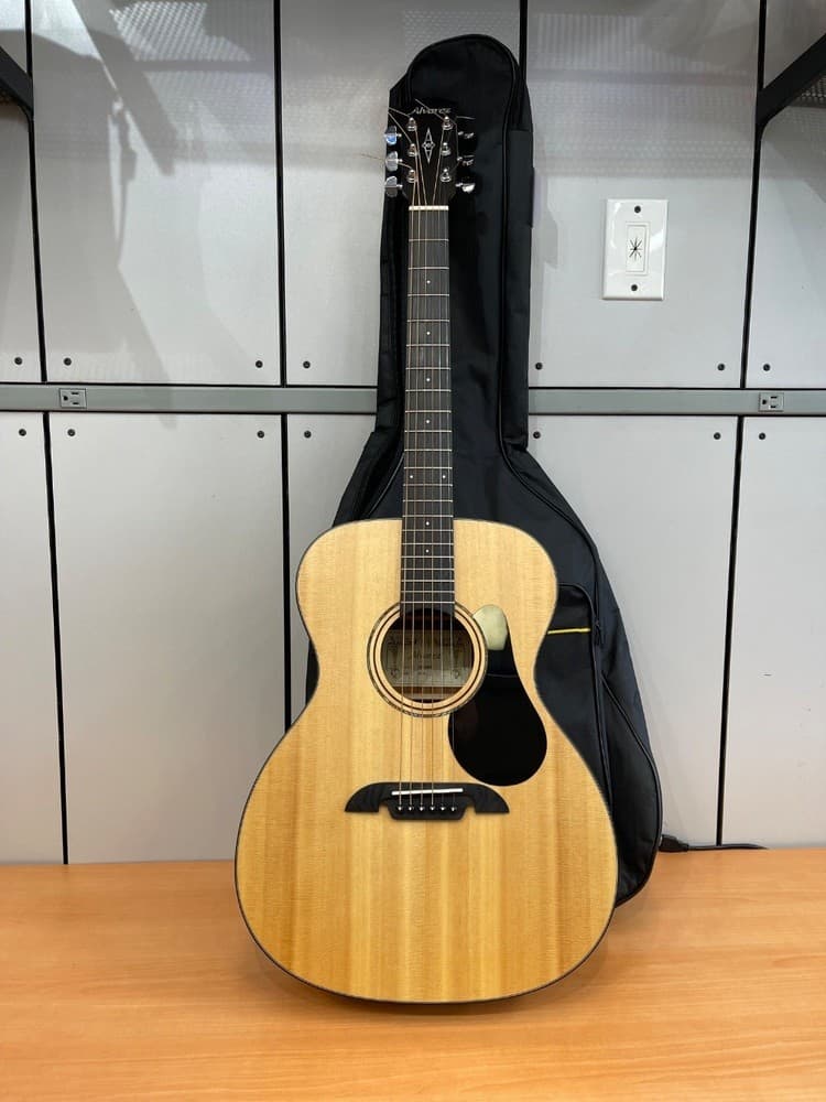 Alvarez Acoustic Guitar AF30