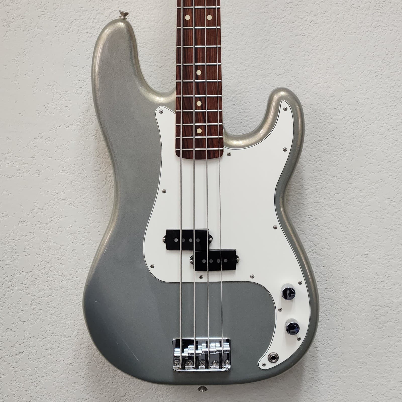Fender Player Precision Bass with Pau Ferro Fretboard - Silver