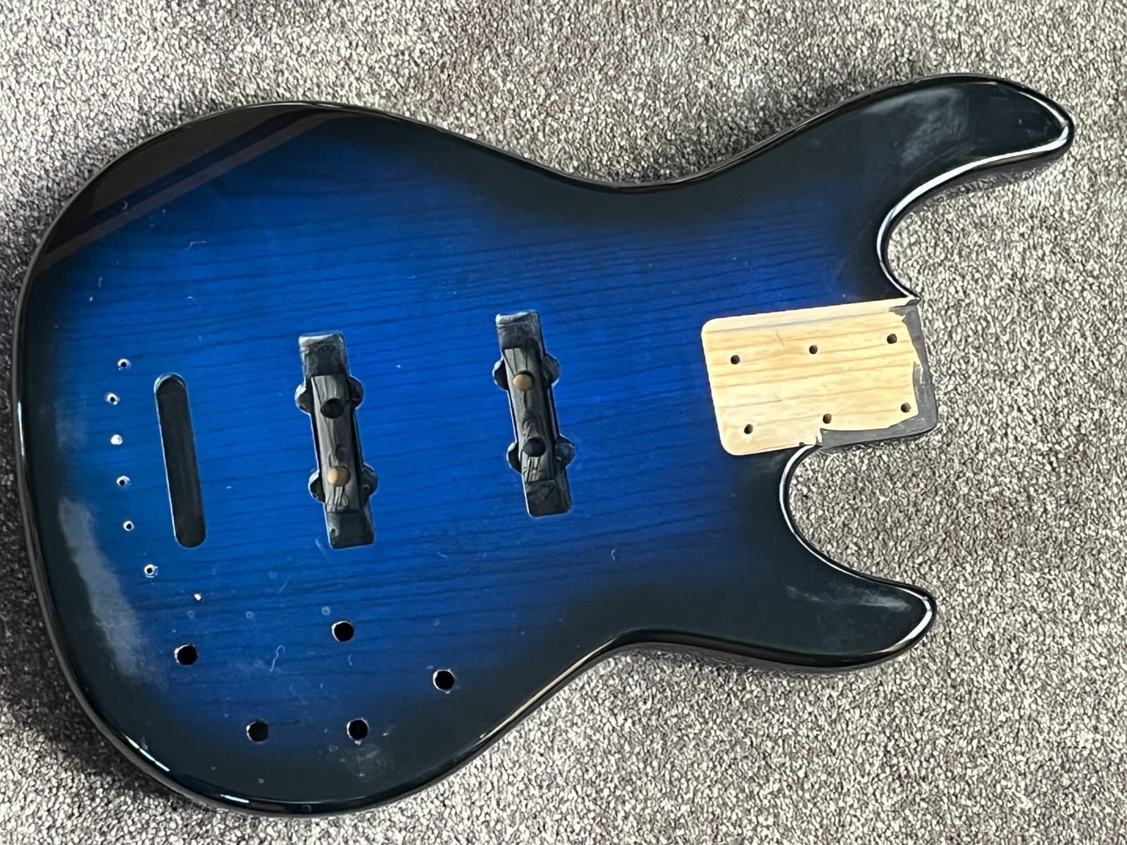 G&L Tribute JB-2 bass body swamp ash Blueburst