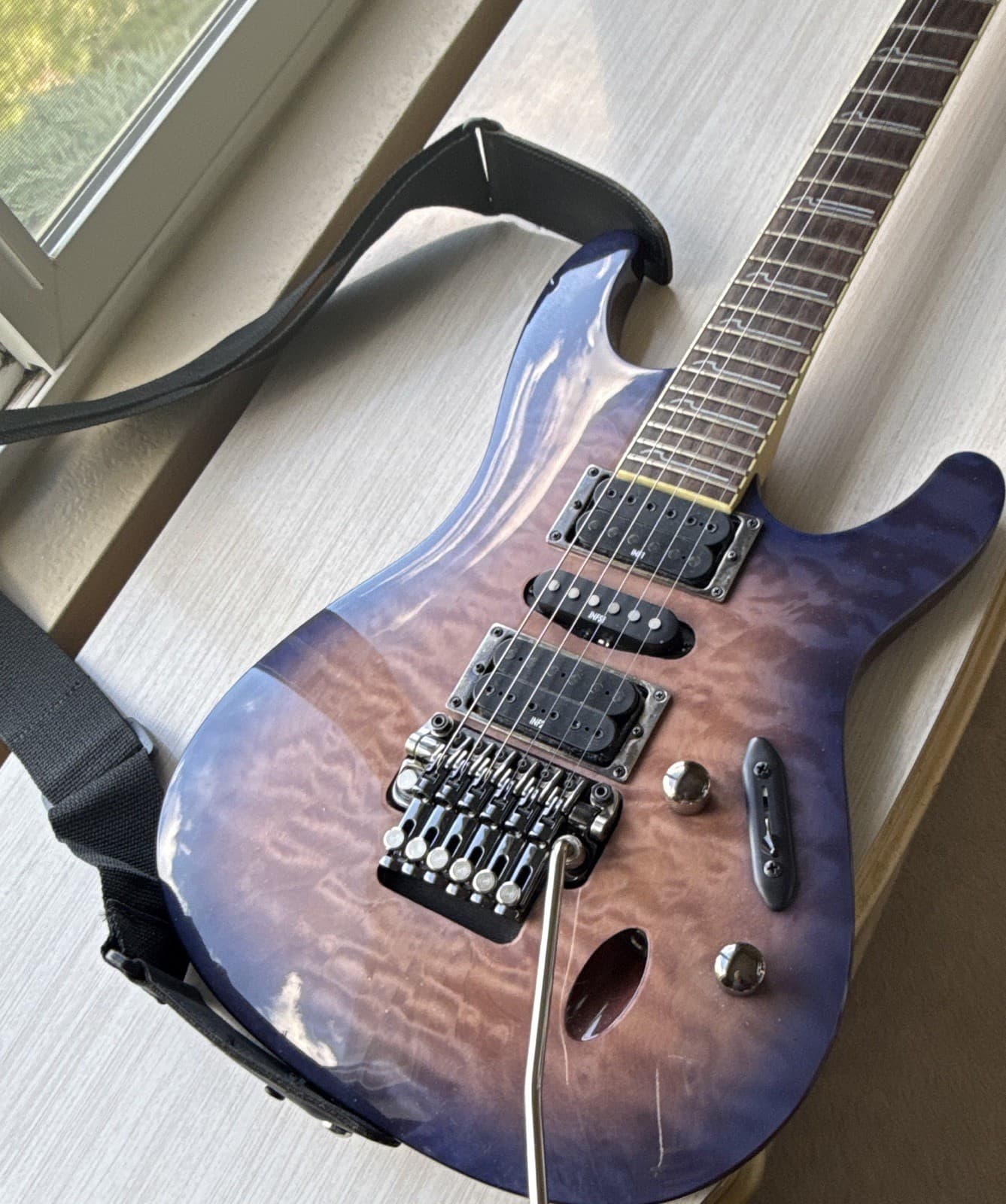 Ibanez S Series S570DXQM 6-String, Strap, whammy bar