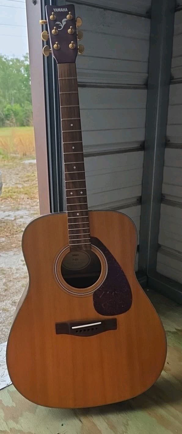 Yamaha Acoustic Guitar F335