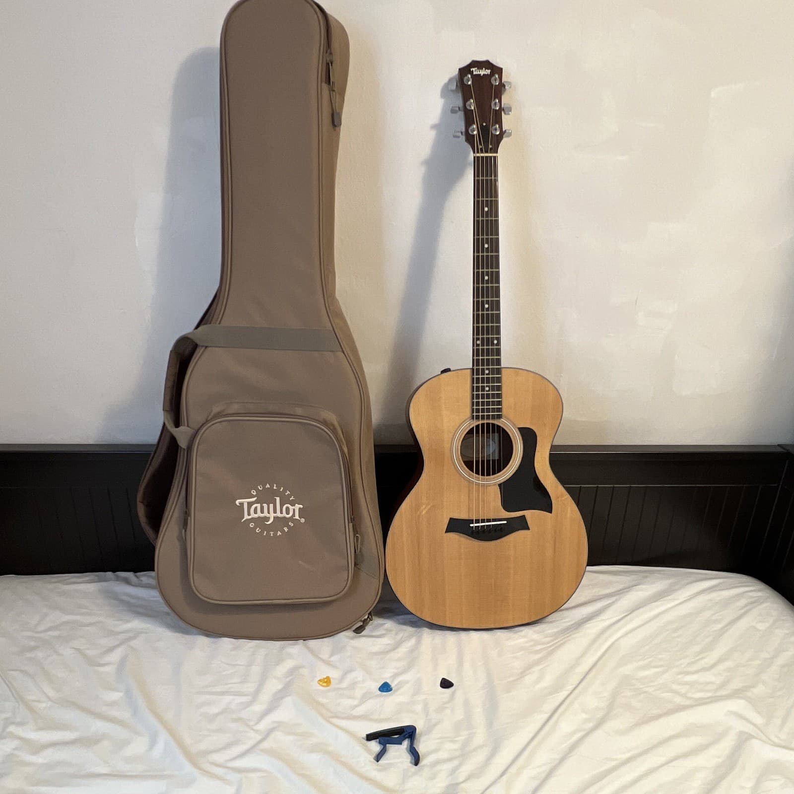 Taylor 114e Acoustic-Electric Guitar | Gig Bag, picks, capo included