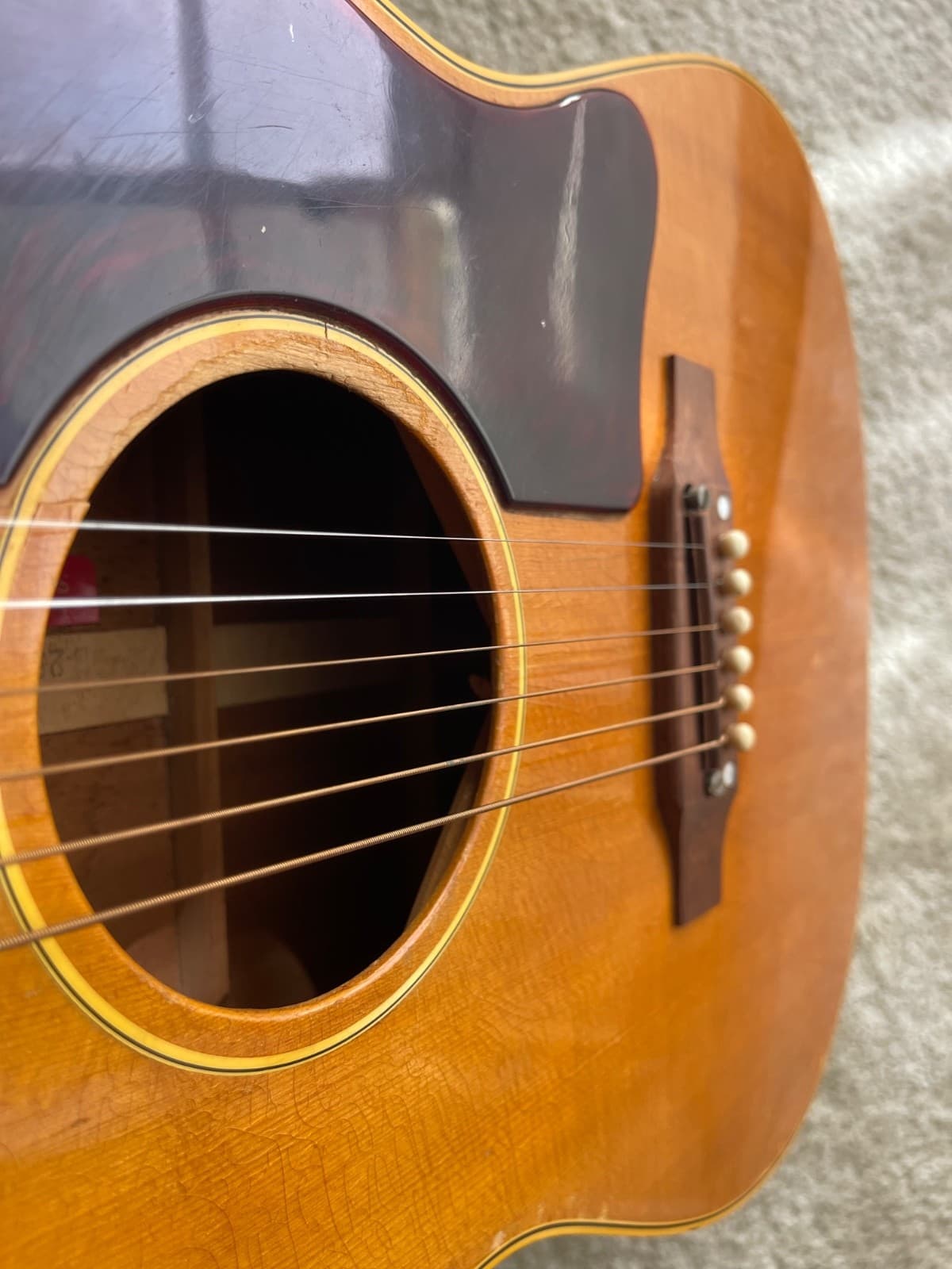 Vintage 1960’s Gibson B-25N Guitar with beautiful acoustics.