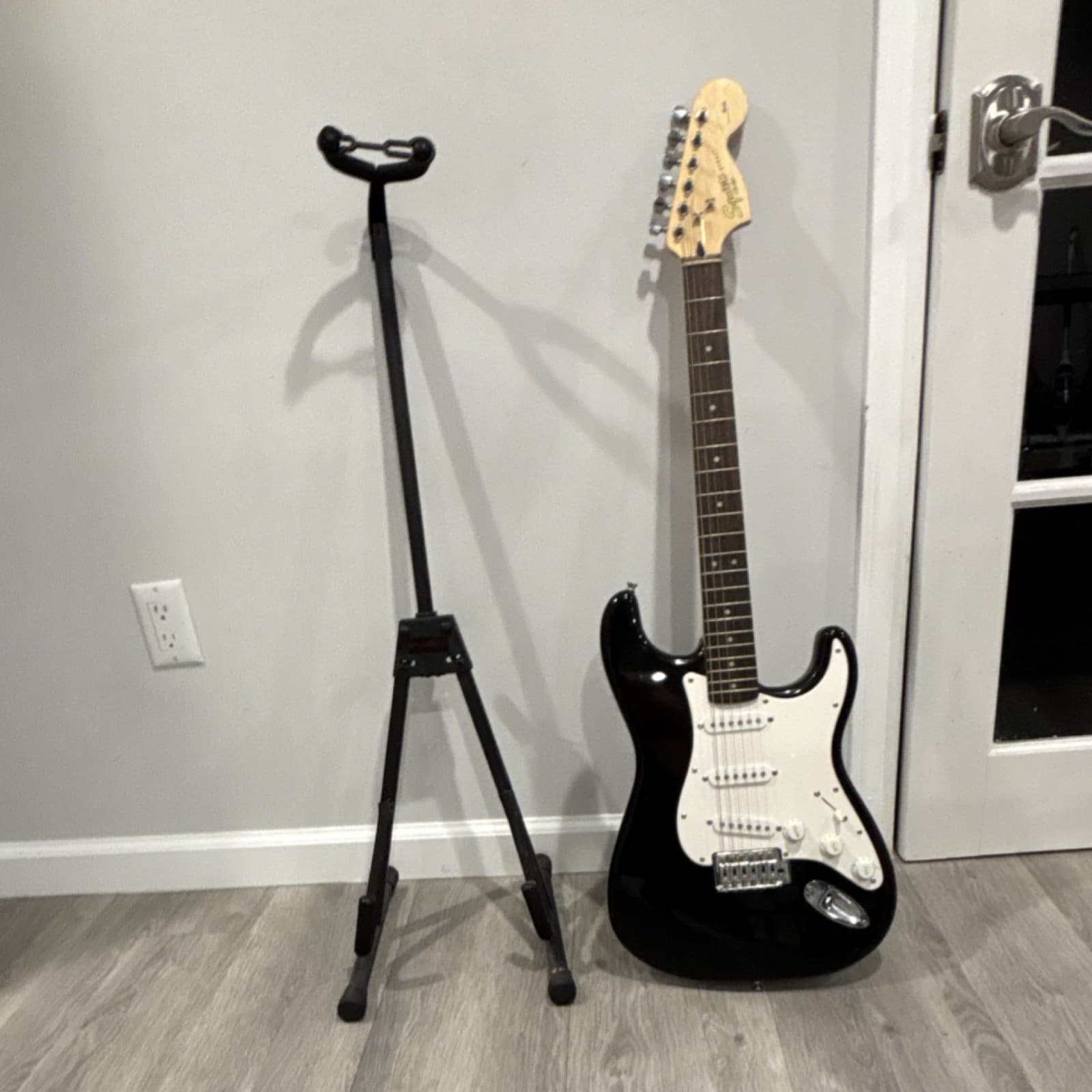 Squier Strat Electric Guitar Black Solid Body 6-String Right-Handed w/ Stand