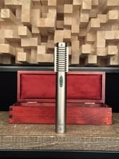 Royer R-122 Active Ribbon Microphone. R122 R122. Perfect!