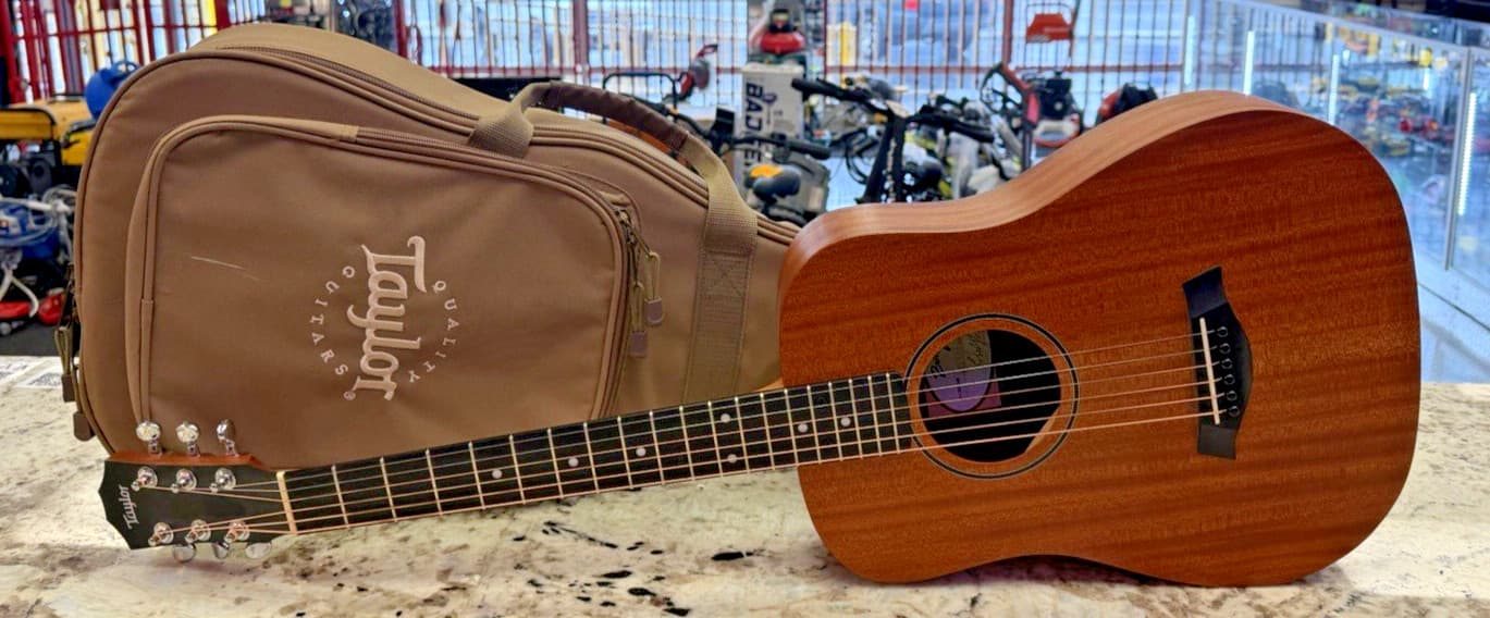 Taylor Baby Taylor BT2 Mahogany Acoustic Guitar w/ Gig Bag! VERY NICE!!! MINT!!