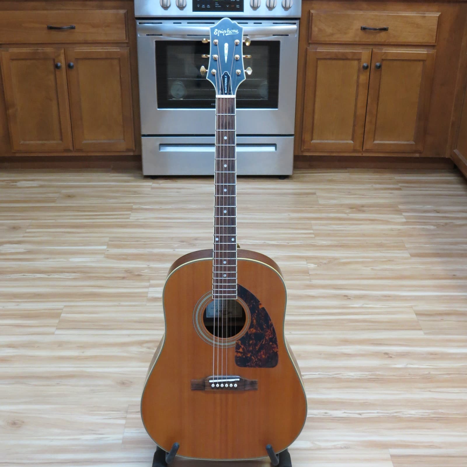 Epiphone Masterbilt AJ-500 RE NS. Solid Spruce Top /Rosewood Acoustic Guitar