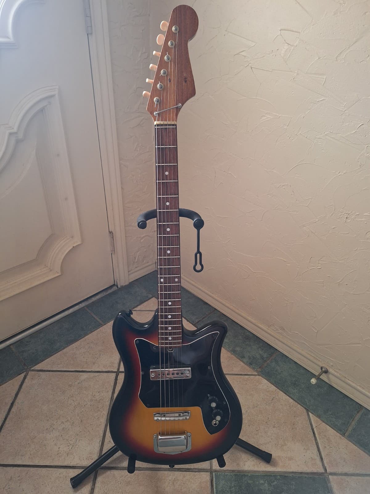 Vintage 1960s Teisco Tulip E-100 electric guitar Decca Kay Harmony