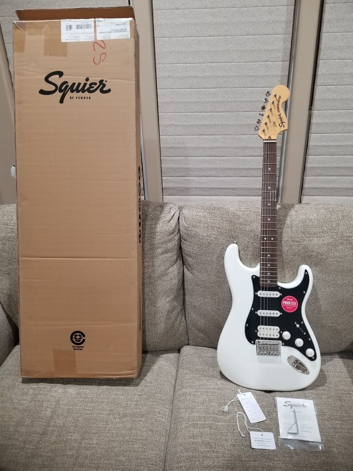 Squier Classic Vibe '70s Stratocaster HT HSS - Olympic White