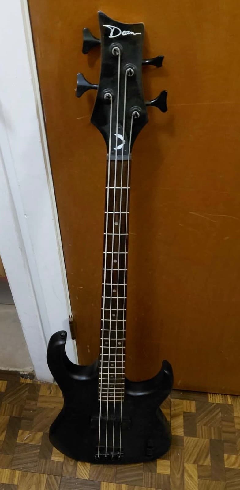 Dean Edge Electric Bass Guitar 4-String Black