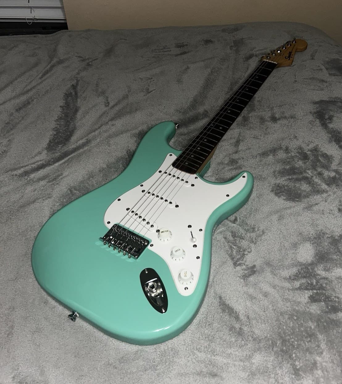 Squier Electric Guitar Seafoam Green Solid Body 6 String Right-Handed WITH CASE